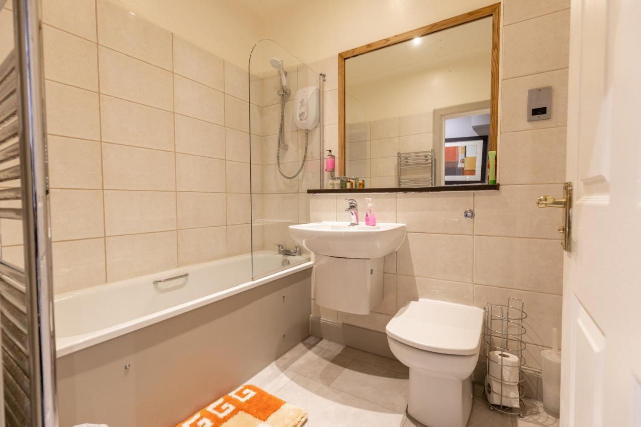 Two Bedroom Apartment Within Walking Distance To City Centre EDI Exteriér fotografie