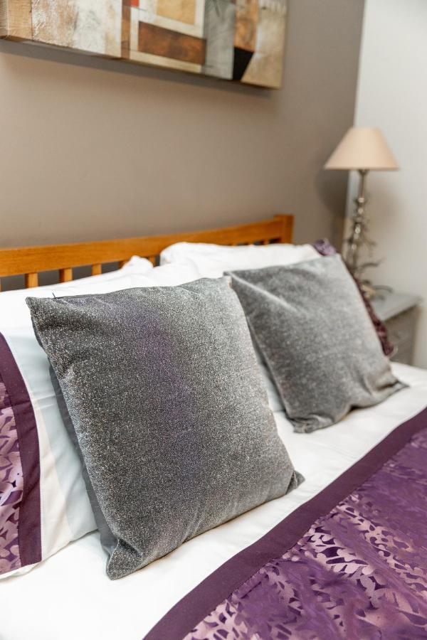 Two Bedroom Apartment Within Walking Distance To City Centre EDI Exteriér fotografie