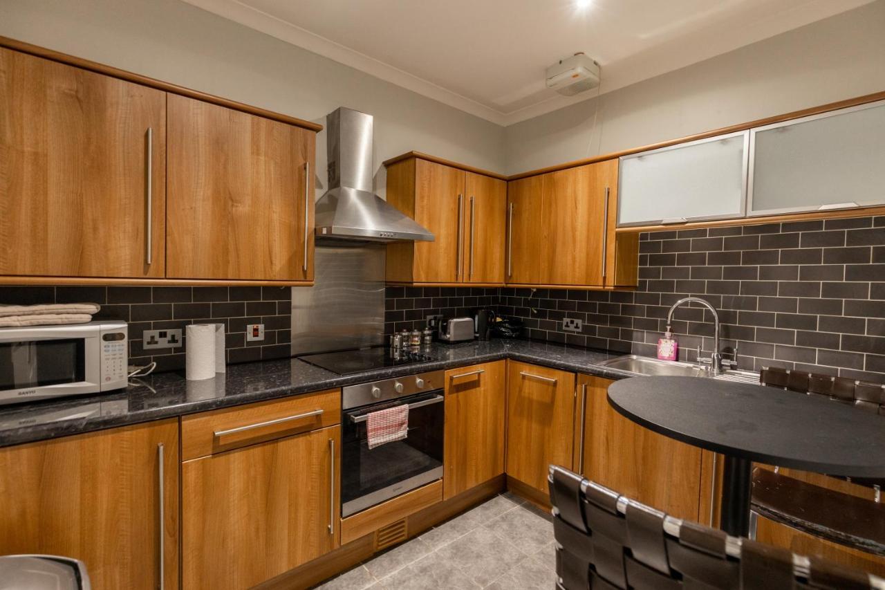 Two Bedroom Apartment Within Walking Distance To City Centre EDI Exteriér fotografie
