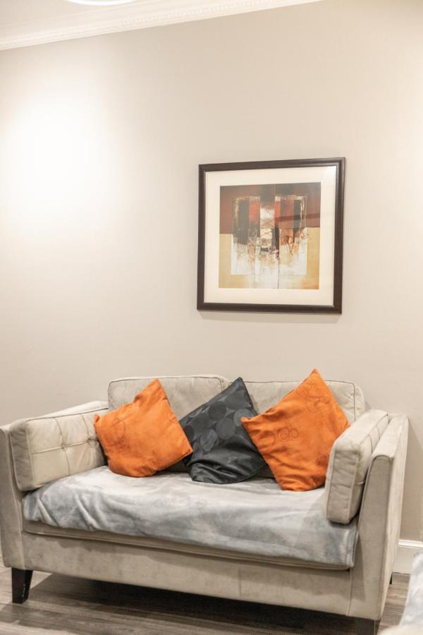 Two Bedroom Apartment Within Walking Distance To City Centre EDI Exteriér fotografie