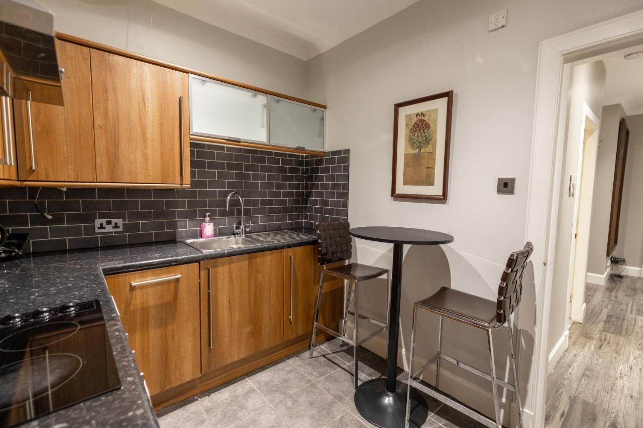 Two Bedroom Apartment Within Walking Distance To City Centre EDI Exteriér fotografie